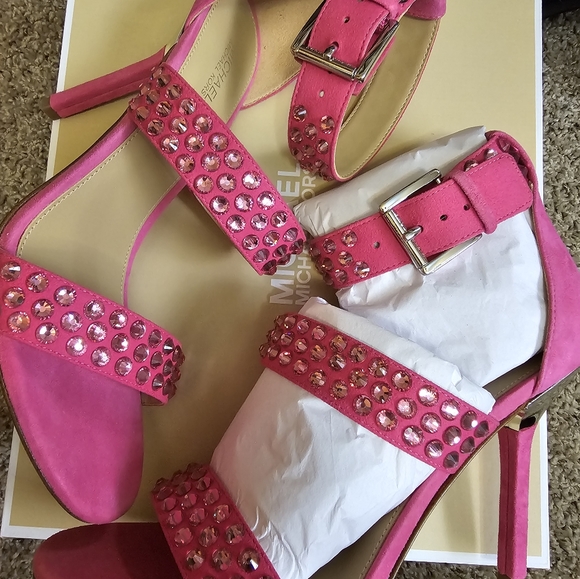 Michael kors amal stud leather sandal  dragonfruit nwt size 8.5 - Picture 5 of 6